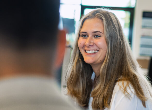 Portræt af Alberte, speditørelev hos Kuehne +
                    Nagel